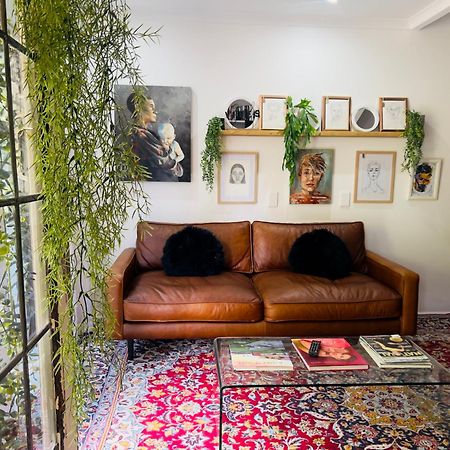 Art-Inspired Bedroom Close To Cbd Mossel Bay Kültér fotó